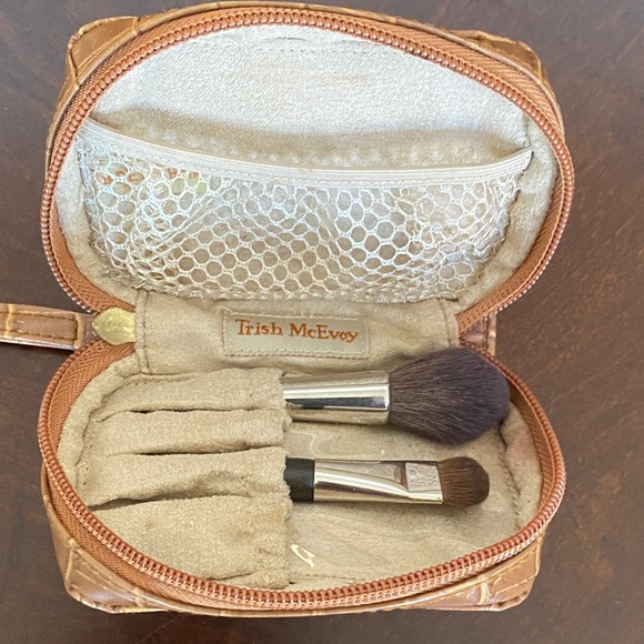 Trish McEvoy Brush Duo in Brown Case - Picture 2 of 6